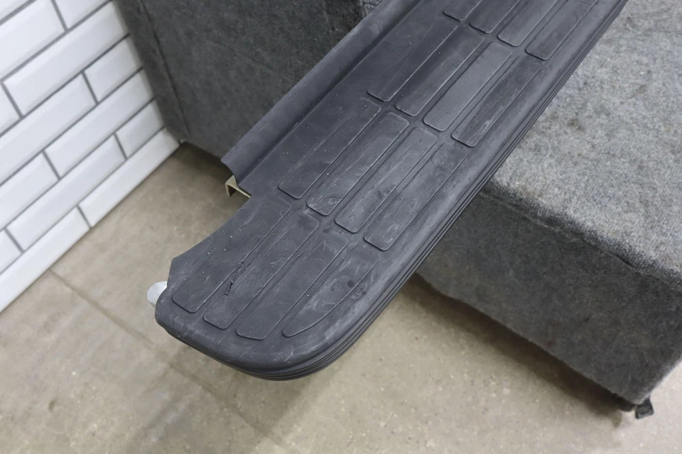 95-00 Chevy Tahoe Suburban Yukon GMT400 Chrome Rear Bumper OEM - Image 2 of 4