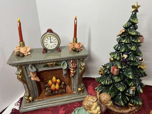 Grandeur Noel Porcelain Santa Scene Collector's Edition 2002 Christmas Decor EUC - Picture 4 of 10