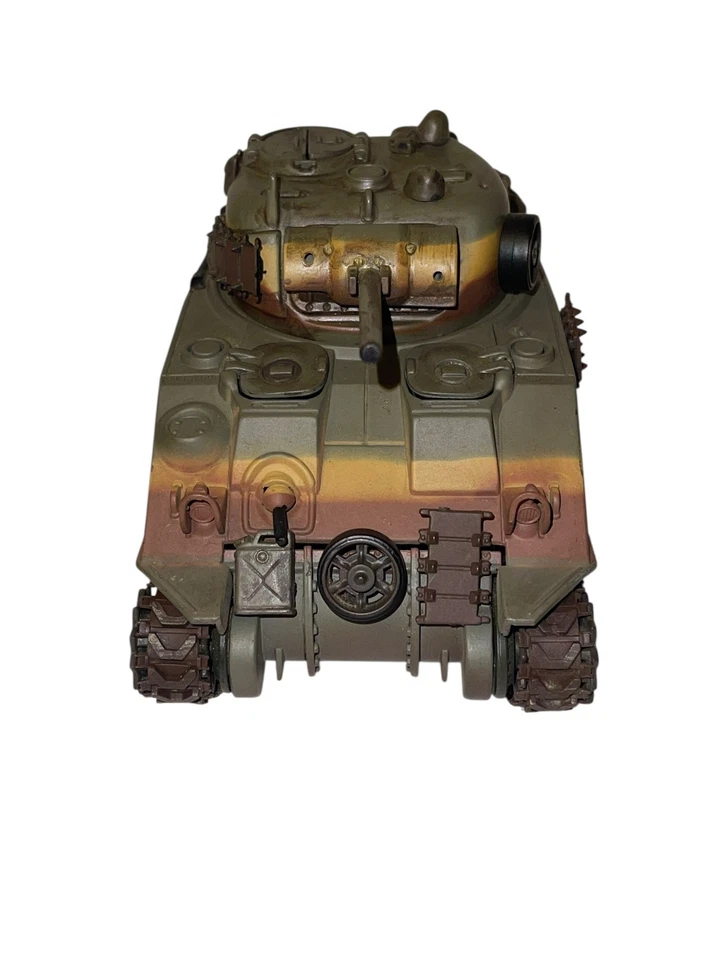 2002 21st Century 1/32 1:32 Scale WORD WAR II/ WWII/WW2 US MARINE SHERMAN TANK - Image 3 of 4