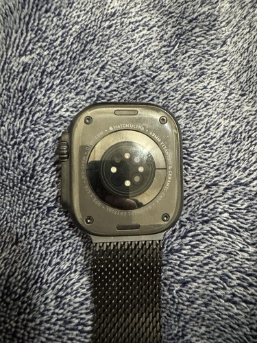 Apple Watch Ultra 2 GPS + Cellular 49mm Titanium Case - Photo 3 sur 4