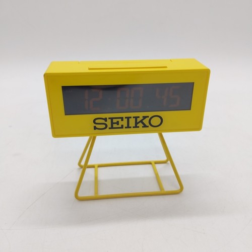 Yellow Seiko Digital Stopwatch Countdown Timer Alarm Clock with Calendar QHL062Y - Picture 1 of 11