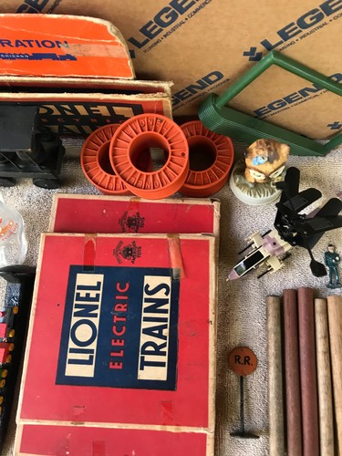 Lionel and Others Lot - Boxes, Advertising, & Accessories 47 PCS Lot A-13 - Picture 5 of 10