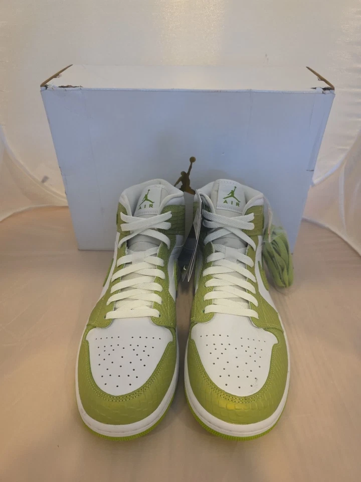 Jordan 1 Mid SE Piel de Serpiente Talla 12W/10.5M (DS) Foto 2 de 4