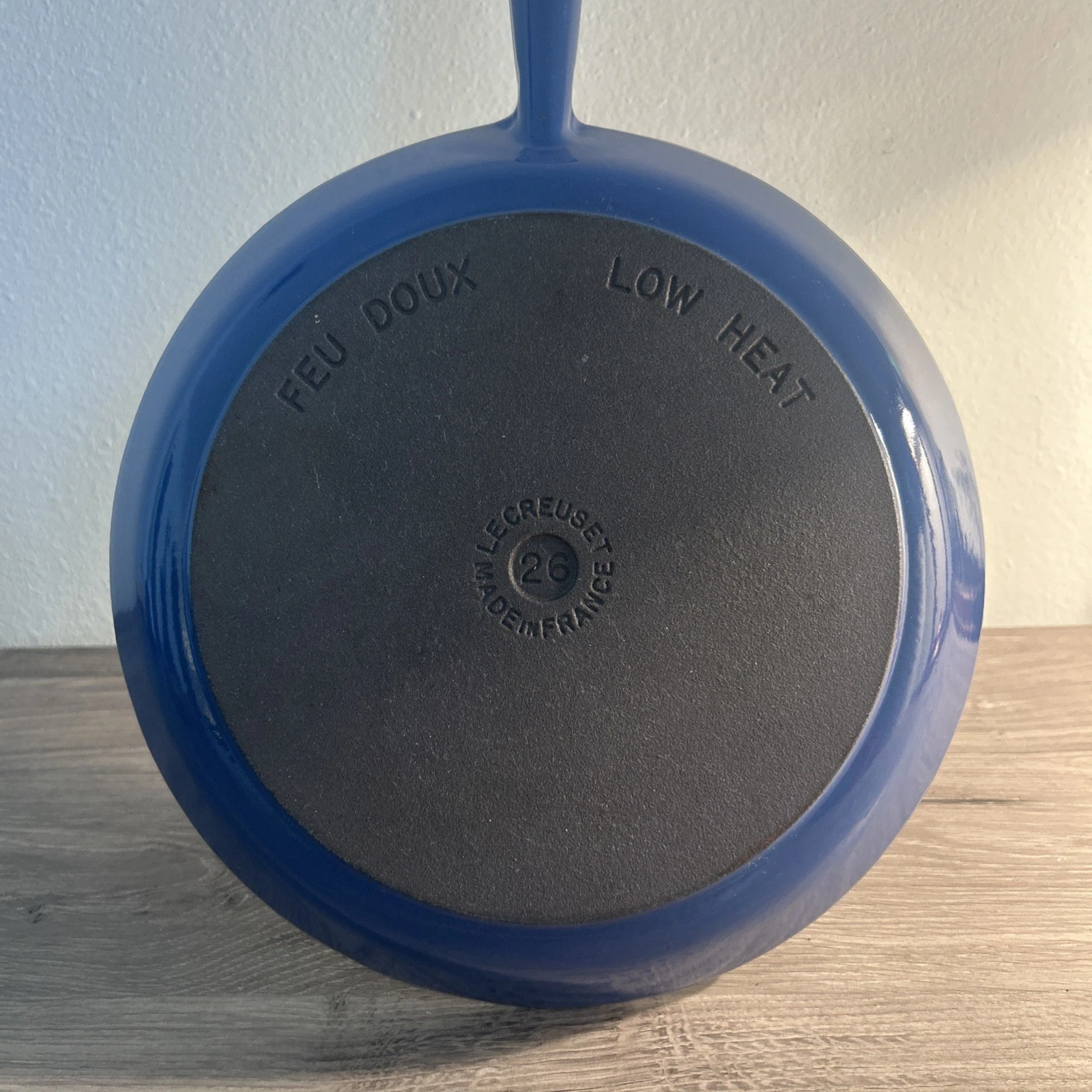 Vintage Le Creuset #26 Cast Iron Enamel Skillet Fry Pan Wood Handle Blue 10"
