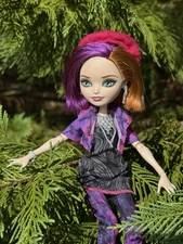 Ever After High ~ Poppy O’Hair Doll Through the Woods 2014 Complete Bookmark