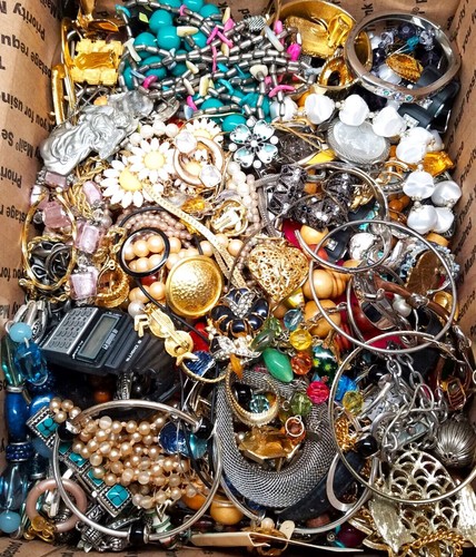 FREE SHIP 3 Pound Unsorted Huge Lot Jewelry VTG Now Junk Art Craft Treasure FUN - Picture 4 of 12