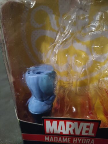 2022 Hasbro Marvel Legends Madame Hydra Right Leg Build A Figure BAF piece NEW - Picture 2 of 6