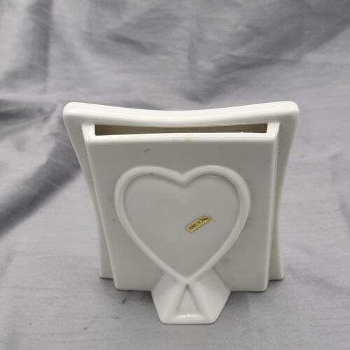 Cornice portafoto in ceramica bianca ornata con grappoli floreali rosa - Foto 4 di 6