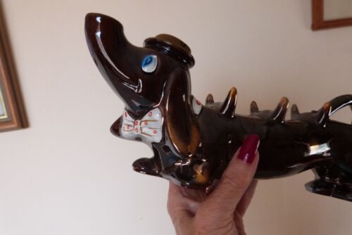 Dachshund Sake Decanter Made in Japan Pottery Glossy Brown 28 cm long - Picture 8 of 13