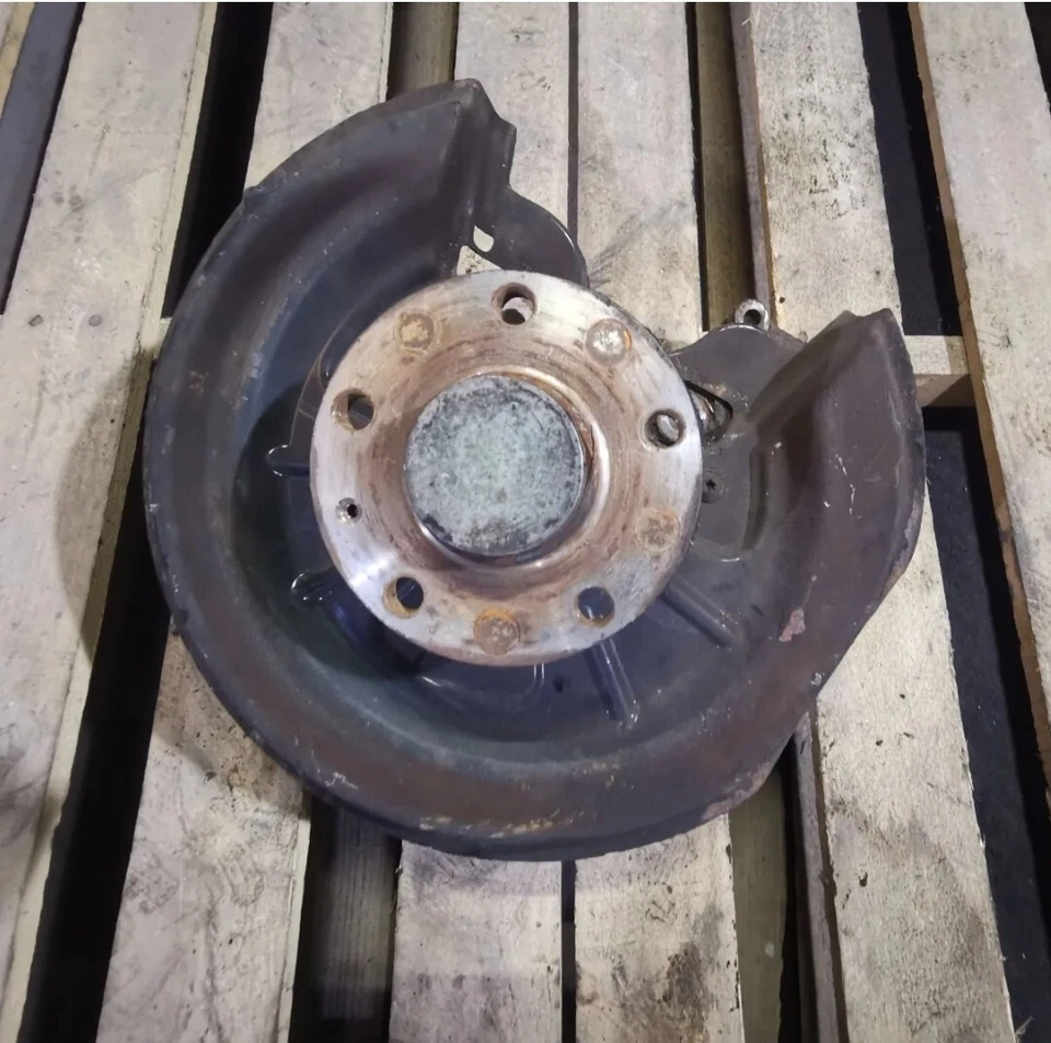 AUDI A3 8P VOLKSWAGEN VW GOLF MK5 OFFSIDE DRIVER RIGHT REAR HUB & BEARING ABS - Image 2 of 3