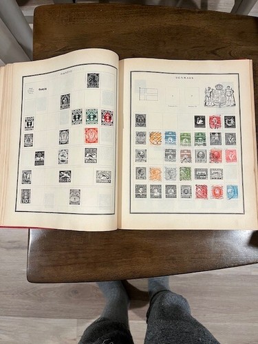 1940 Modern Postage Stamp Album World Collection OVER 1200 Stamps in book!  - 第 8/24 張圖片