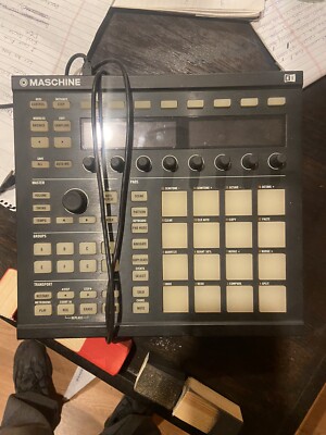 MASCHINE MK2 グルーヴプロダクションスタジオ Native Instruments MASCHINE MK2 Groove Production Studio (Black