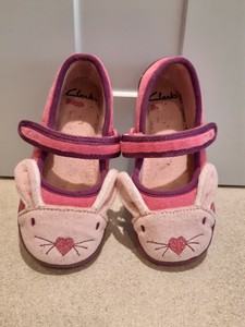 clarks house slippers