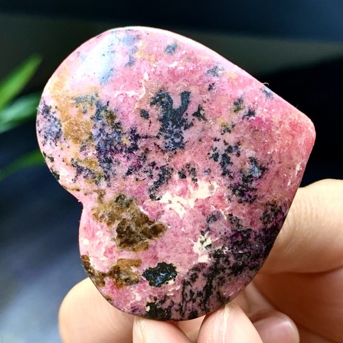 87G Magical natural pink red heart-shaped crystal mineral specimen - Afbeelding 5 van 24