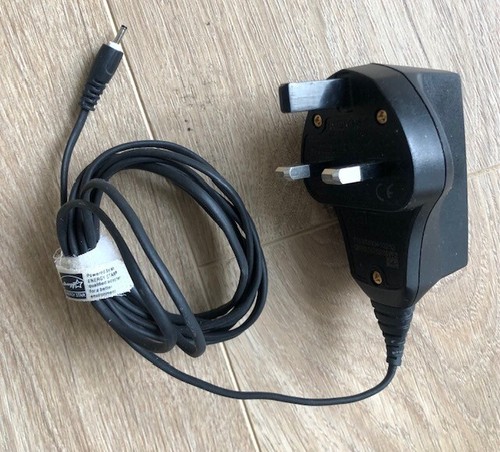Nokia AC-8X 5V UK Handy Wand Ladegerät Stecker - GEBRAUCHT