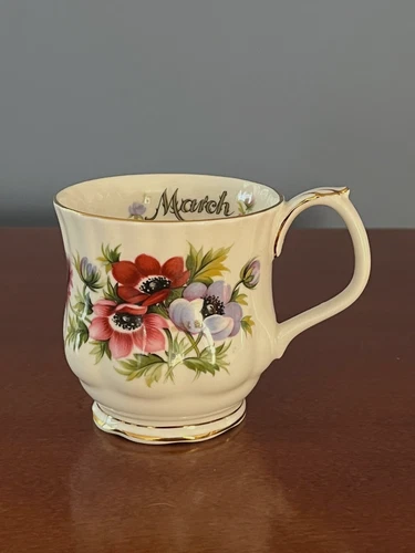 ROYAL ALBERT BONE CHINA FLOWER OF THE MONTH HTF MARCH ANEMONES MUG 3.25" EXC CON