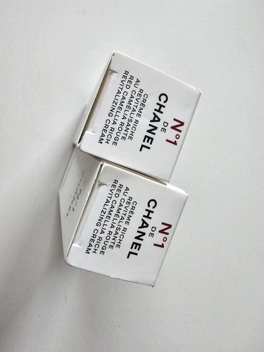 2 x Chanel No1 Red Camellia Creme Revitalizing Cream 5ml / New - Picture 3 of 8