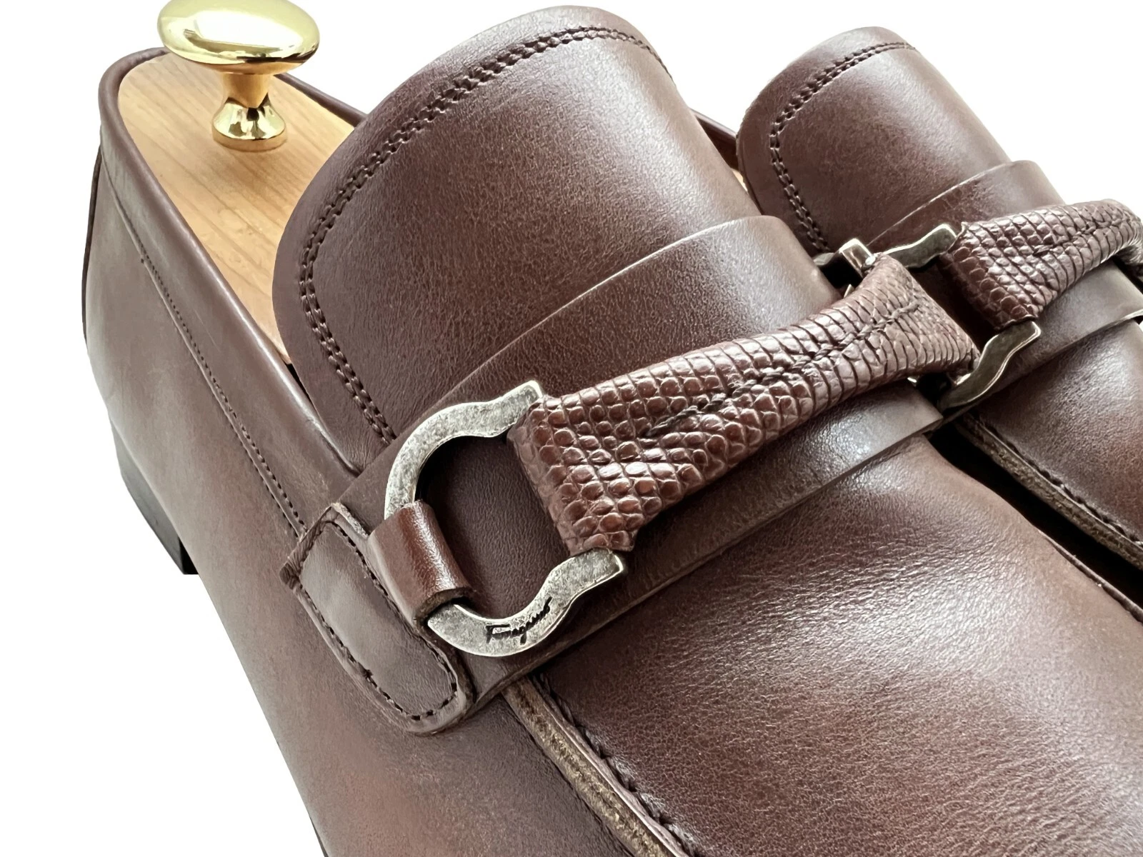 Mocassins Ferragamo AMICO peau de lézard Gancini argent mors 10,5 D + sac Gucci
