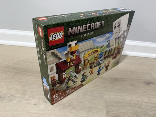 LEGO Minecraft: The Ghast Balloon Village Attack (21273)—NEW - Picture 1 of 3