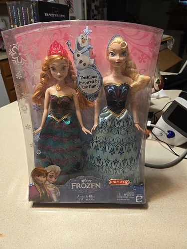 Disney Frozen Anna & Elsa of Arendelle 2 Doll Set - NEW