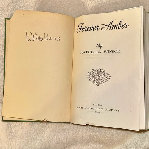 Forever Amber by Kathleen Winsor 1944 Signed 1st Printing HC/DJ is VG+/G- - Bild 3 von 13