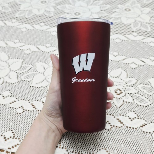 Nuevo vaso Grandma UW Madison rojo Wisconsin Badgers taza de viaje caliente o fría - Imagen 3 de 9