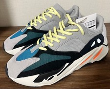 Men 9.5US Adidas Yeezy Boost 700 Wave Runner