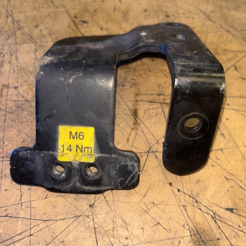 DD13 Engine Bracket A4720701040 - Picture 2 of 5