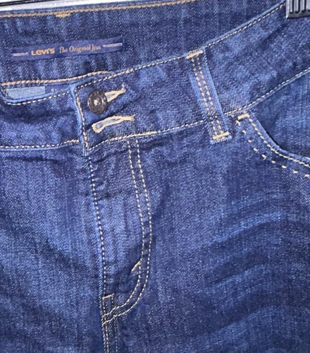 Levi's 526 Slender Boot Cut Dark Wash Mid Rise Jeans Women's 12 Tag Size W34xL31 - Picture 3 of 5