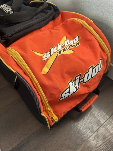 RARE Vintage Ski-doo Racing Team Snowmobile Gear Large Wheels Duffle Bag Luggage - Bild 3 von 10