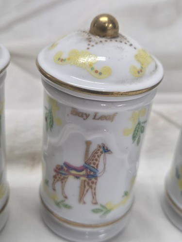 6 Stück Lenox Gewürz Karussell Gläser Porzellan gelb Set 1993 Zwiebel Dill Oregano  - Bild 3 von 12