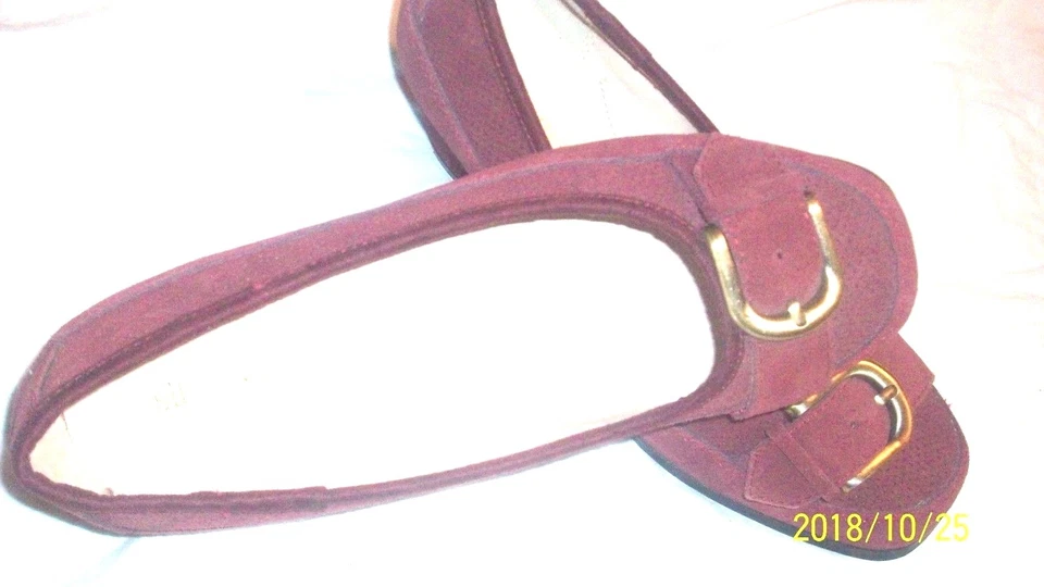 y2K Silhouettes 8.5 vino gamuza imitación hebilla cuña tacón 2 alto gran artículo redondo a Foto 2 de 4