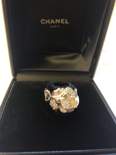 Rare CHANEL Diamond Ring Camelia 18K White Gold - Picture 1 of 11