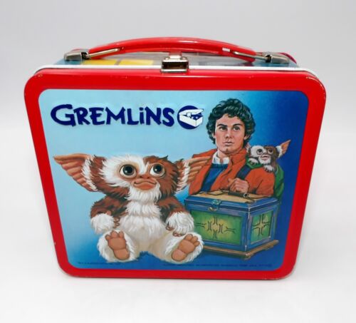 Scatola pranzo in metallo vintage Gremlins con thermos e etichette Aladdin 1984 nuova valida - Foto 2 di 8