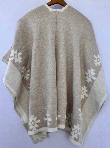 Soft Aztec Poncho Sweater Cape Women’s M Ivory Old Money - Picture 2 of 3