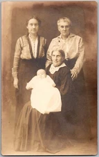 RPPC POSTCARD CIRCA 1910s FOUR GENERATIONS OF LADIES BABY, MOTHER, GRAND-MOTHERS
