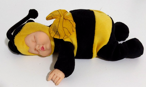 2 X ANNE GEDDES SOFT DOLLS Baby Bee Soft Filled Baby Kitten Bean Filled 21cm - Picture 2 of 13