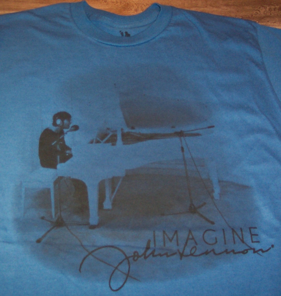 THE BEATLES JOHN LENNON Playing Piano IMAGINE T-Shirt SMALL NEW