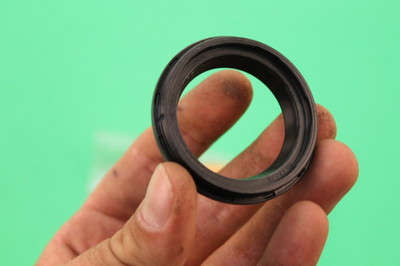 きー Kawasaki NOS NEW 92093-1360 Fork Outer Tube Seal ZX ZX600
