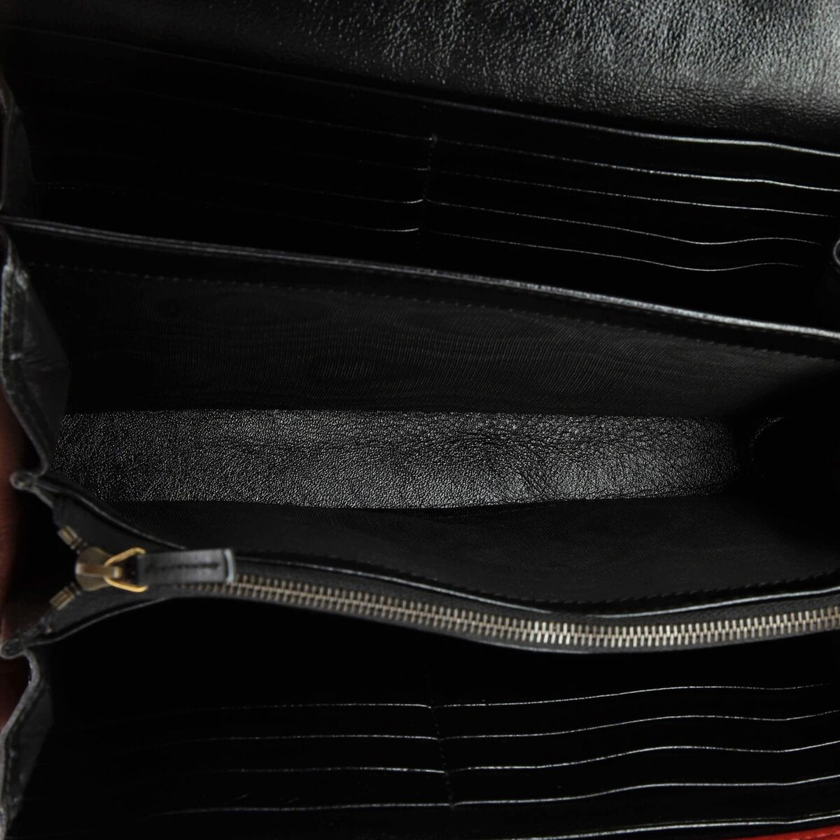 Gucci GG Marmont Chain Wallet Diagonal Quilted Leather Mini Gucci GG Marmont Chain Wallet Diagonal Quilted Leather Mini