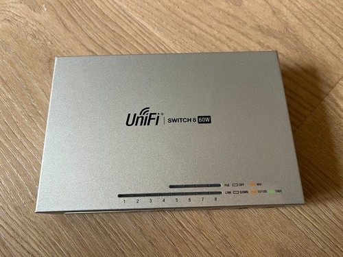 Ubiquiti UniFi Switch 8 60W (US-8-60W) inc box - Photo 3/3
