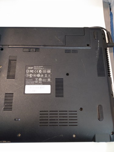 Acer Aspire 5749-6492 Core i3 4 GB Ram No HDD For Parts Or Repair Model ZRL - Picture 8 of 16