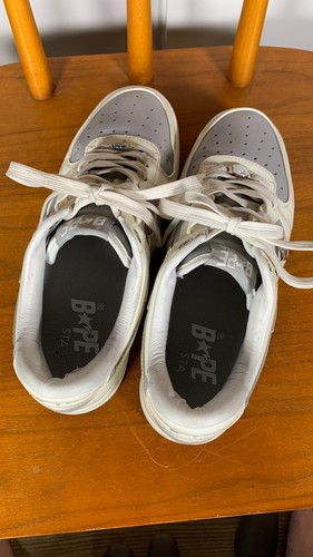 Zapatos Bapesta UK7.5 Gris Blanco Charol Un Mono de Baño Para Hombres - Imagen 16 de 23