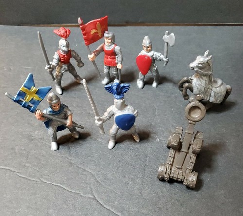 Lote de 7 minifiguras de juguete de caballeros medievales Safari Ltd - Imagen 1 de 8