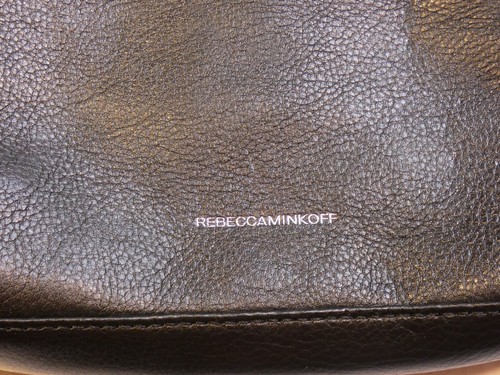 Bolso de hombro Rebecca Minkoff de cuero negro, acolchado, tono plateado - Imagen 4 de 7