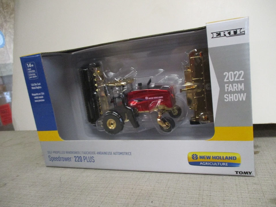 Gold Chase New Holland 220 Plus Toy Windrower "2022 Farm Show" 1/64 Scale, NIB - Image 3 of 4
