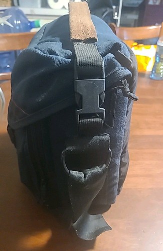 VTG Tamrac Model 600R Pack Holster Camera Bag + Strap - Picture 3 of 3