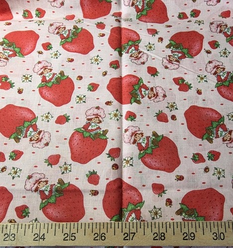 Strawberry Shortcake Pink Cotton Craft Sewing Fabric Out of Print Vintage 32" - Bild 1 von 2