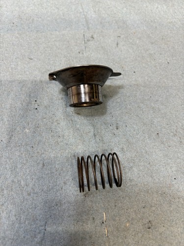 Rotax 299 breaker cam and spring 402-1087 / 402-1036 - Picture 3 of 4