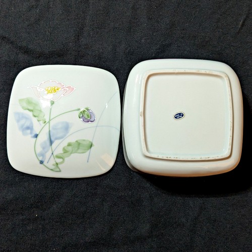 Caja de baratijas vintage floral de porcelana blanca - cuadrada de 5" - Hecha en Japón - Imagen 4 de 4